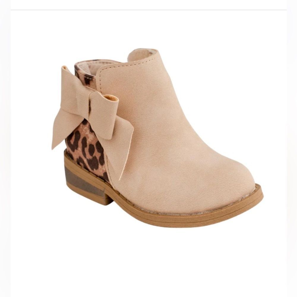 Baby deer toddler Penelope ankle booties size 5 NWOT